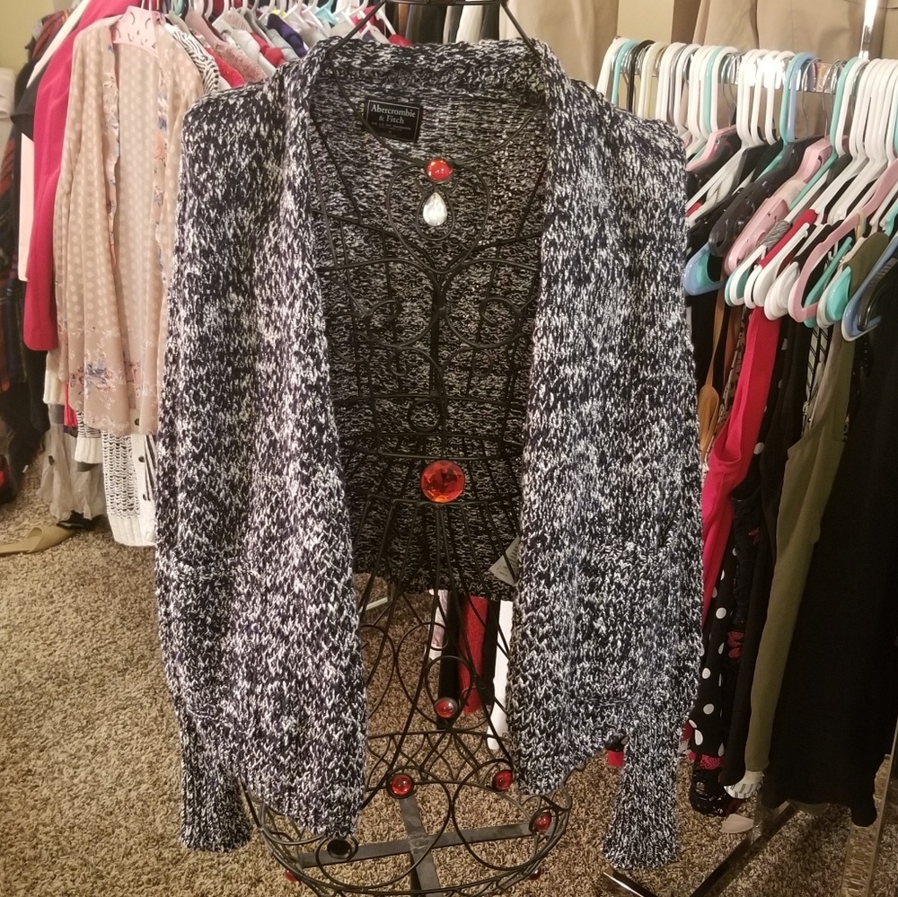 Abercrombie and Fitch cardigan - Picture 2 of 4